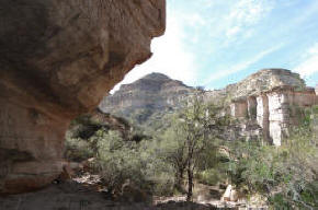 Colores de la cuenca Talampaya–Ischigualasto — El Chiflón, La Rioja.