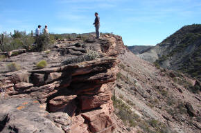 Farallones multicolores del Cañón de El Chiflón — El Chiflón, La Rioja.
