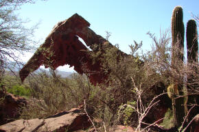 Colores de la cuenca Talampaya–Ischigualasto — El Chiflón, La Rioja.